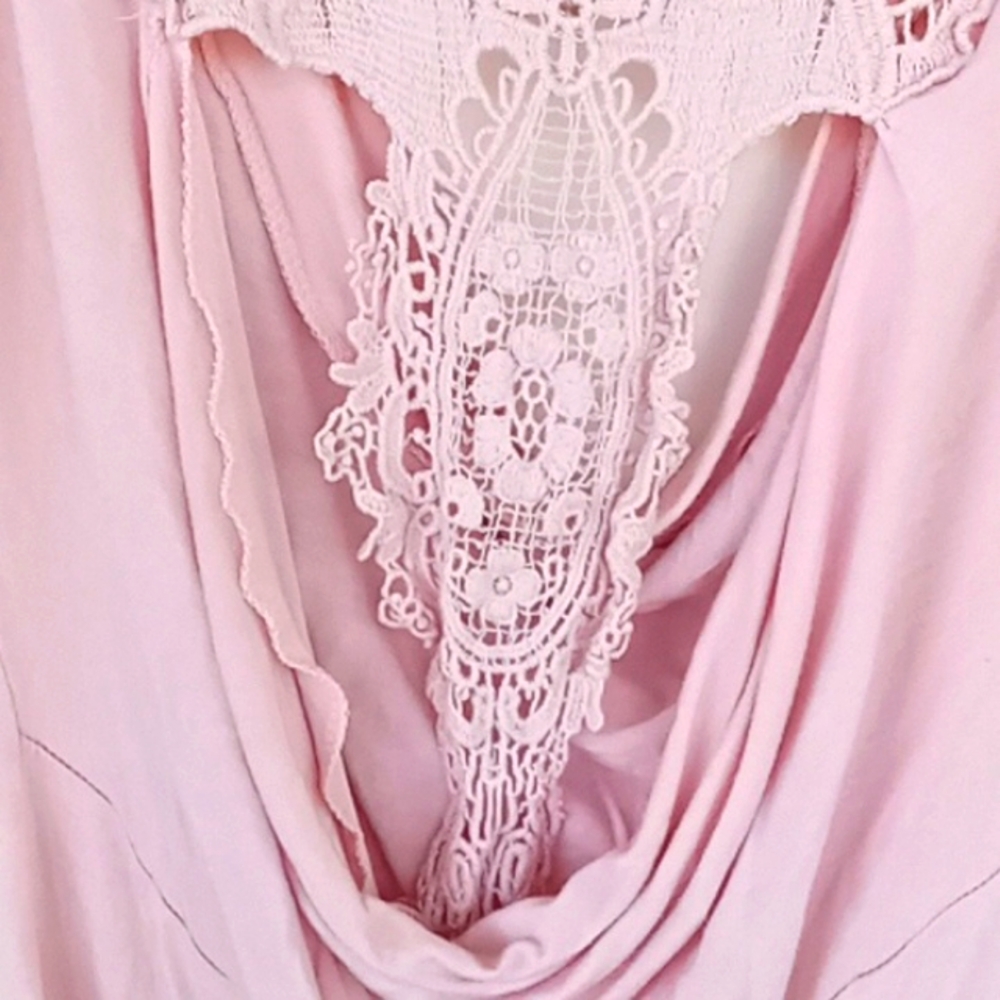 Robin K Boutique Crochet Bare Back Barbie Core Romantic Heart Pendant Like New - Picture 4 of 6